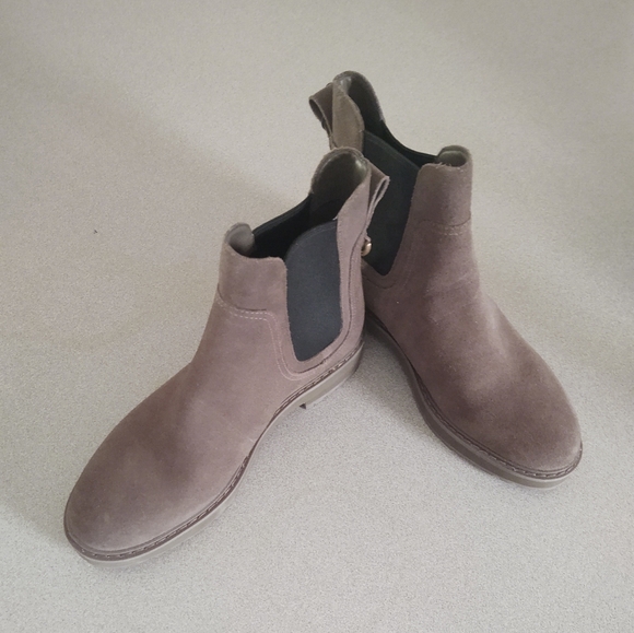 Cole Haan women's greenwich waterproof chelsea booties size 5.1/2 - Picture 10 of 11